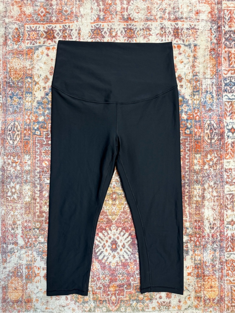 Old Navy Maternity High-Waisted Cropped Leggings Black Size M/L